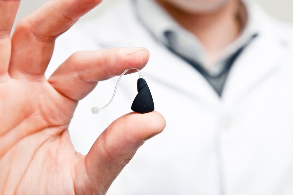 Bone Conduction Hearing Aid Guide To Hearing Aids Earpros Us